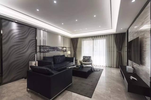 把不銹鋼條嵌到墻上，簡單點(diǎn)綴好高檔！